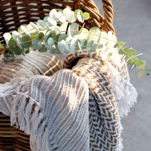 Plaid gefertigt mit Überschußmaterial in der Farbe latte