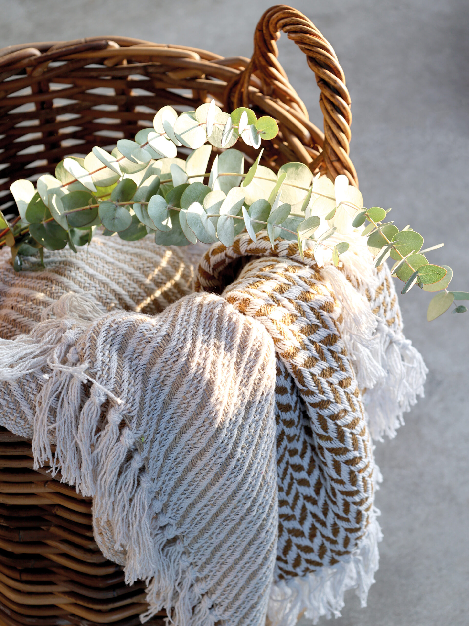 Plaid gefertigt mit Überschußmaterial in der Farbe latte