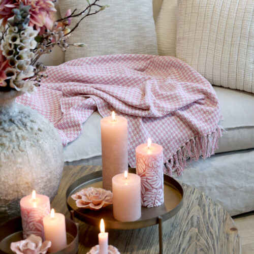 Plaid gefertigt mit Überschußmaterial in der Farbe himbeer