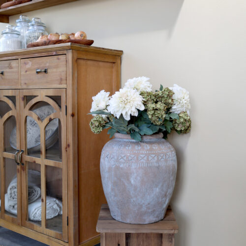 Hocker aus Tannenholz, Höhe 28 cm