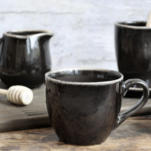 Tasse "Calais", Steingut, Höhe 9 cm